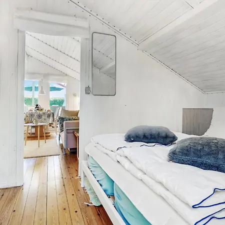 بيت للعطل 1 Bedroom Amazing Home In Stege شتايغ